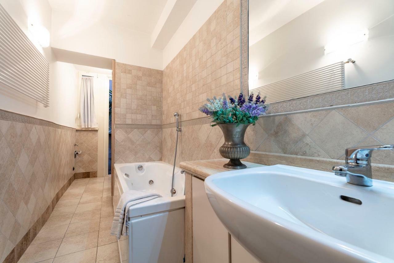 Residenza Contessa Costanza Villa Rome Bagian luar foto